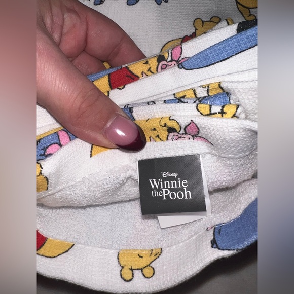 Disney Winnie the Pooh & Friends Valentine’s Kitchen Towels Set of 2 NWT - Picture 5 of 5